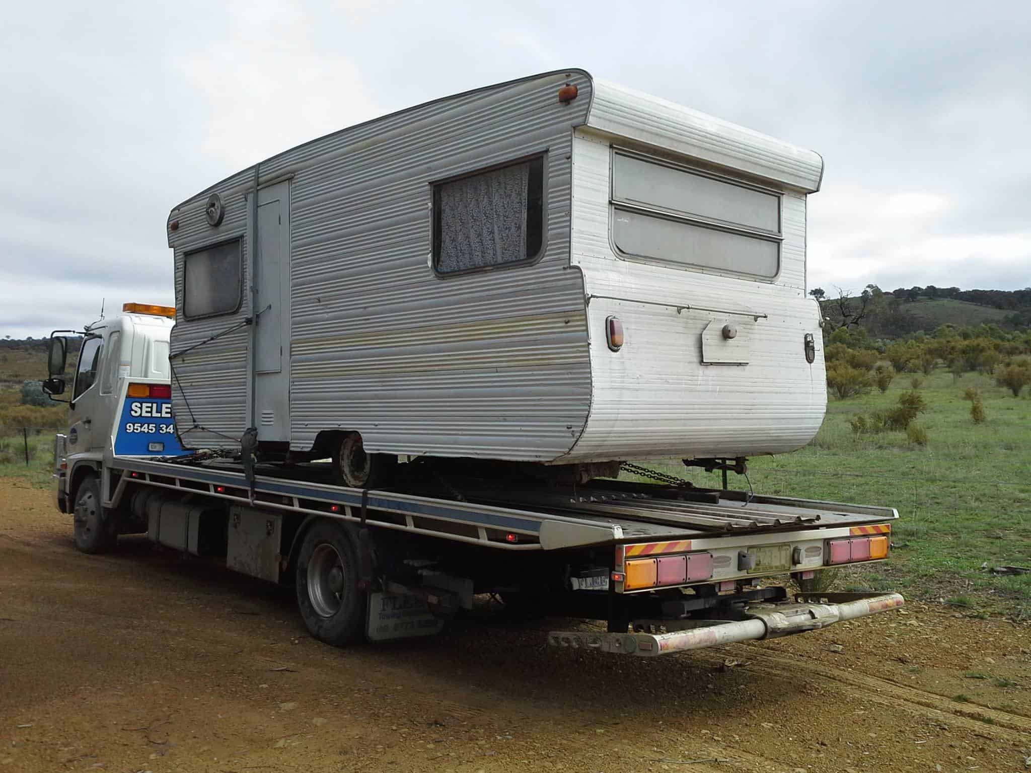 caravan-towing-service-in-sydney-select-tilt-tray-group